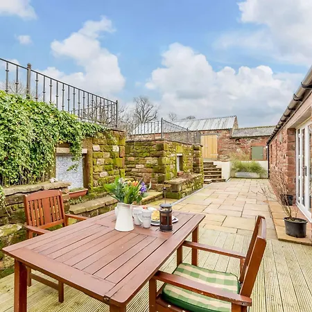 1 Bed In Gamblesby 91164 *